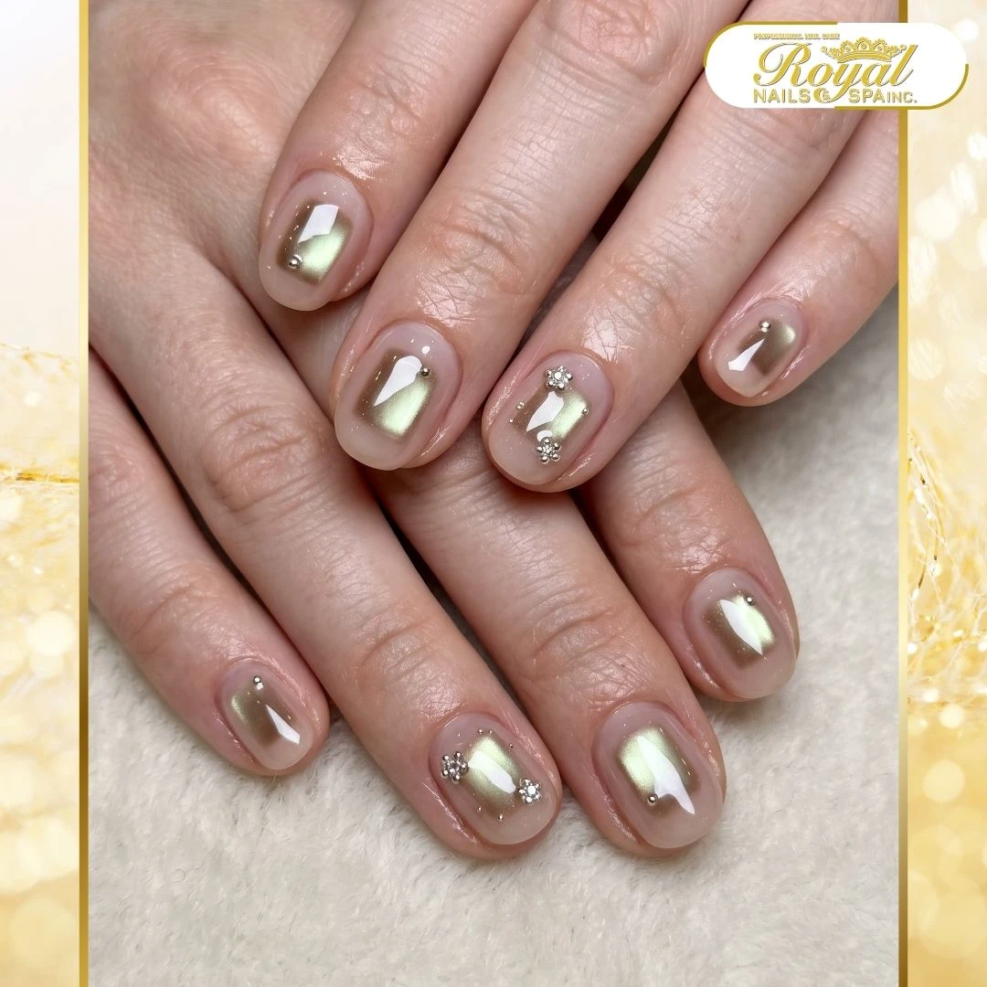 Trending nails art